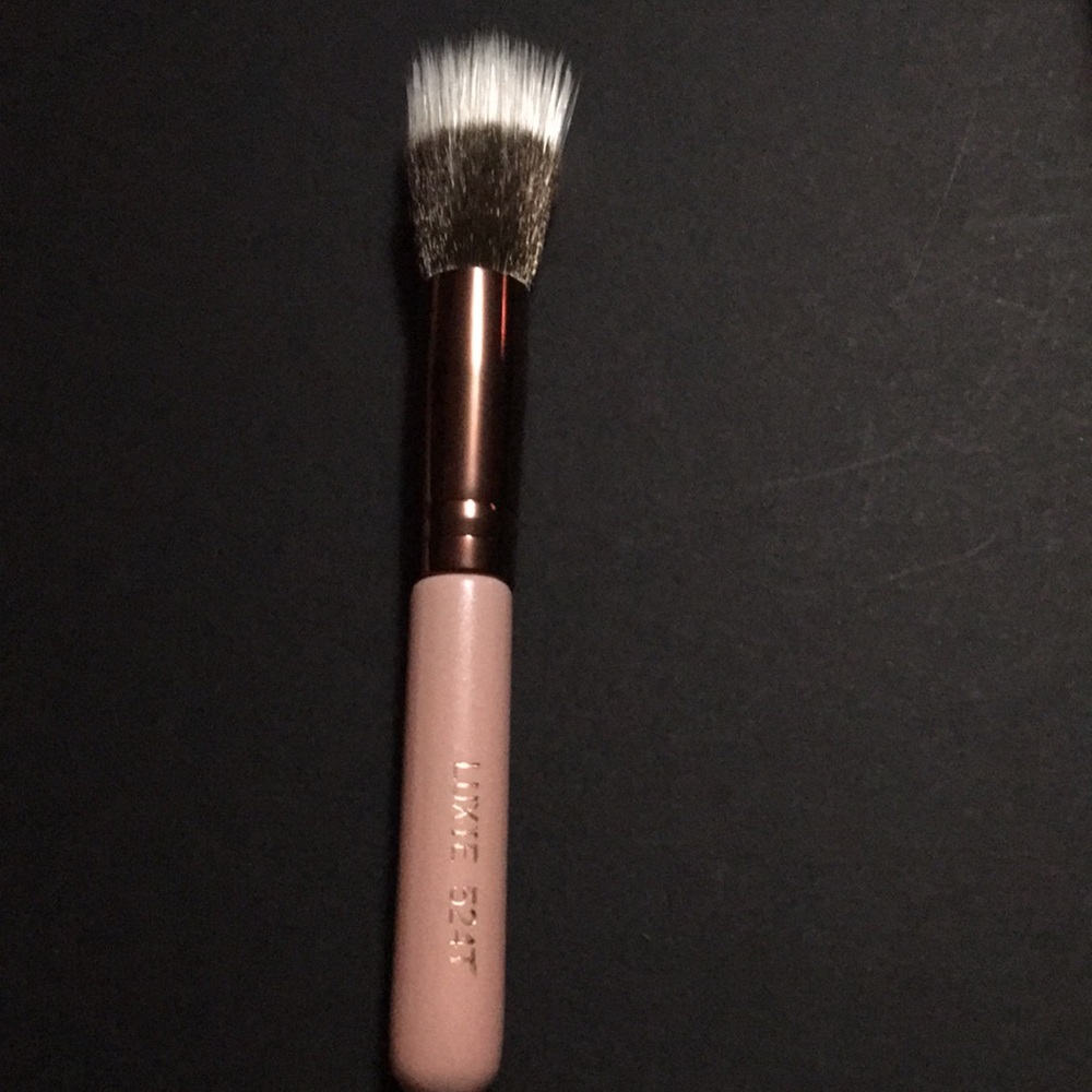 Luxie Brush #524T